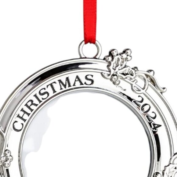 Set of 2 Christmas Silver 3.5" x 3.5" Round Photo Frame Engraved Tree Ornament - Picture 4 of 11